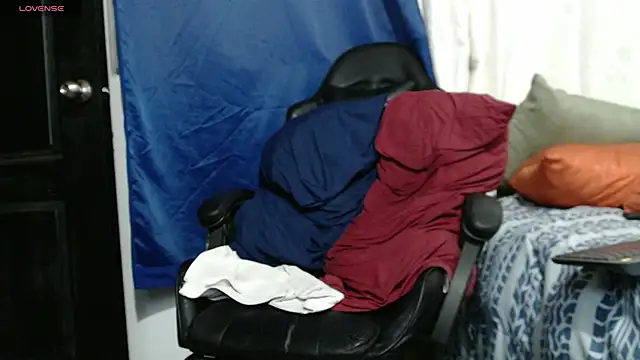 tizziano castillo  online show from February 20, 1:25 am