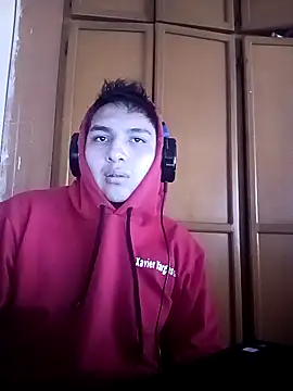 Snapshot of LoganFinds chatting on October 17, 2:41 pm LoganFinds online show from October 17, 2:41 pm