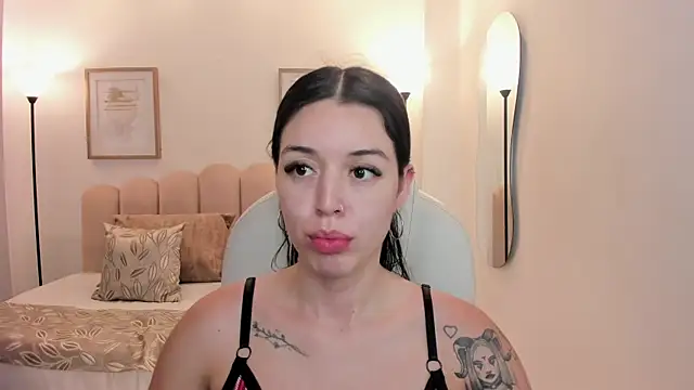 zoee jackson online show from June 21, 7:05 pm
