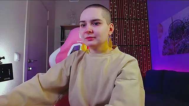 ManuTaya online show from February 5, 1:05 pm