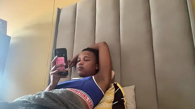 SexyZeeee online show from September 12, 1:55 pm