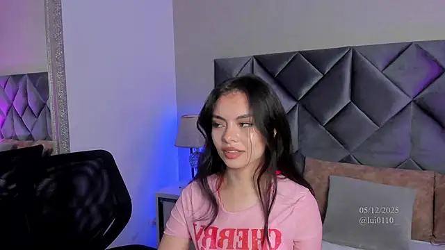 Luisa0110 online show from December 5, 7:32 pm