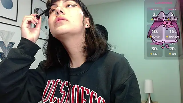 Snapshot of amy_adams1 chatting on December 5, 4:32 am amy adams1 online show from December 5, 4:32 am