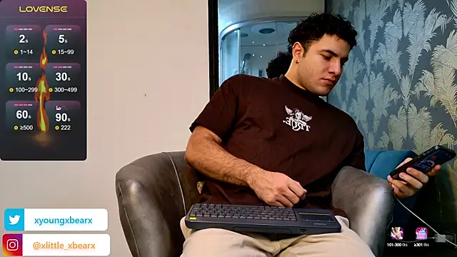 xlittle xbearx online show from March 11, 8:42 pm