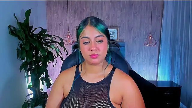 Snapshot of Xisu_ chatting on February 8, 6:43 am Xisu online show from February 8, 6:43 am