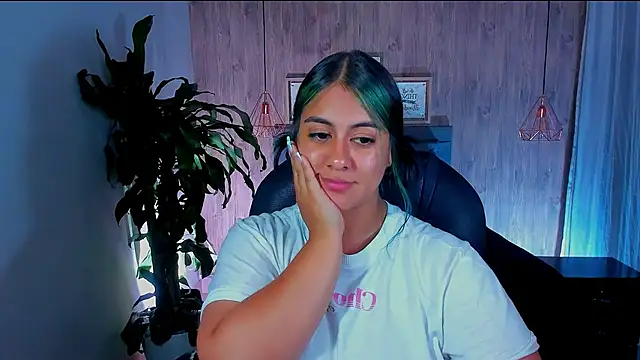 Snapshot of Xisu_ chatting on February 9, 3:53 am Xisu online show from February 9, 3:53 am