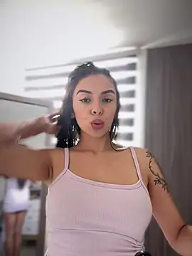 AmmyCollinsW online show from February 4, 7:00 pm