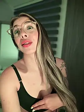 AmmyCollinsW online show from March 13, 11:49 pm