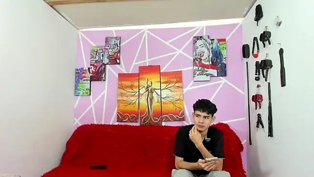 Fresahot2005 online show from December 13, 7:32 pm