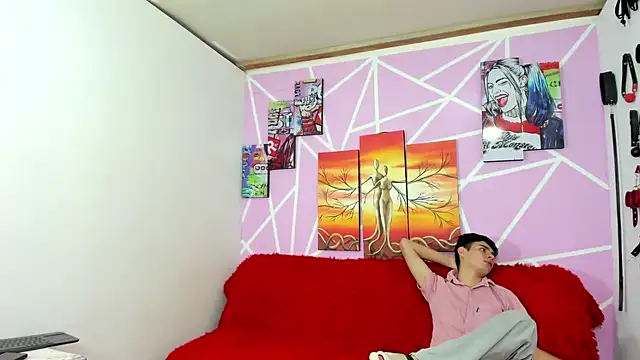 Fresahot2005 online show from December 14, 8:08 pm