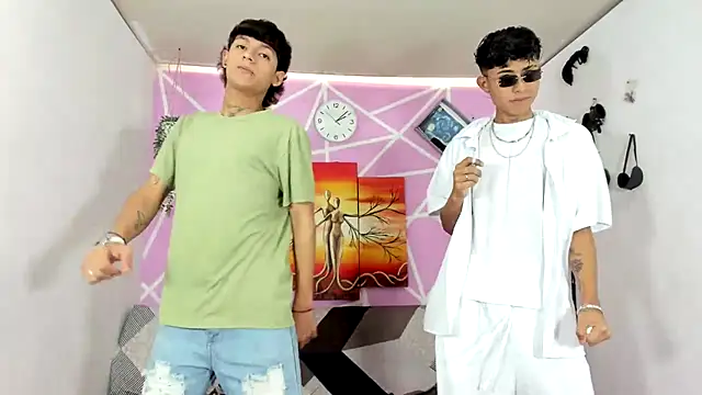 Fresahot2005 online show from February 3, 7:10 pm