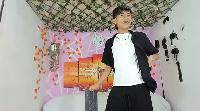 Fresahot2005 online show from March 6, 8:27 pm