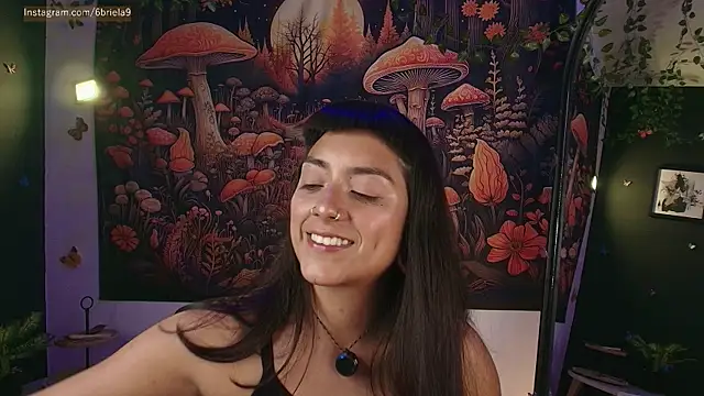 6Briela9  online show from May 5, 5:04 am