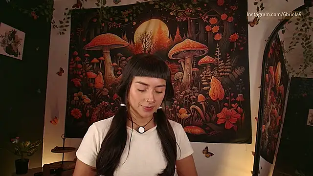 6Briela9  online show from May 17, 4:43 am