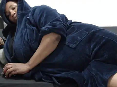 Bustyslave48 online show from December 18, 7:20 pm