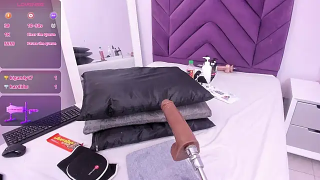 Maddyjohnsonn online show from December 18, 6:53 am