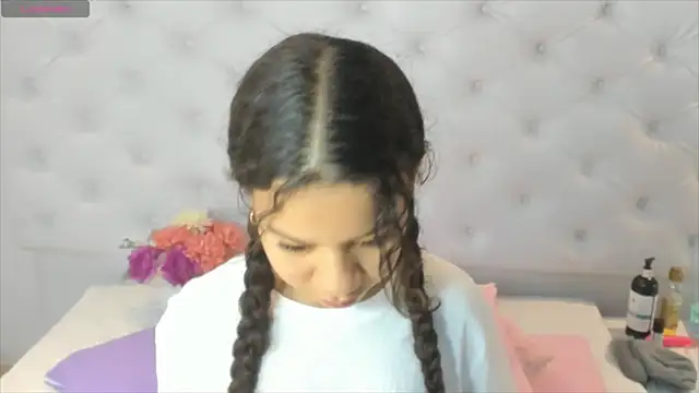 brithany rousee online show from December 2, 10:23 pm