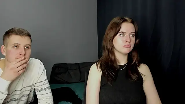 Pinku kitsune online show from December 11, 12:34 pm