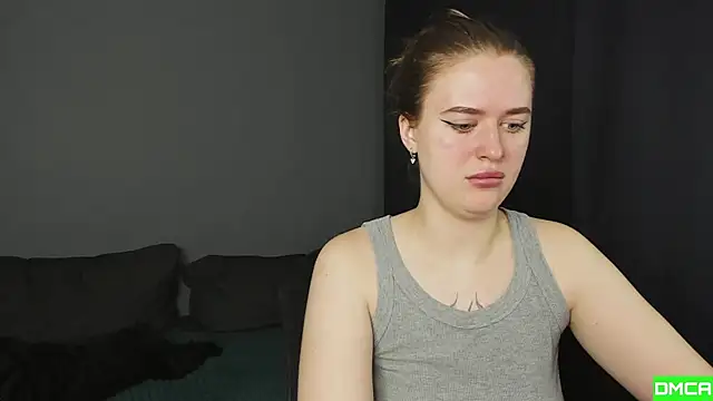 Pinku kitsune online show from November 28, 5:15 pm