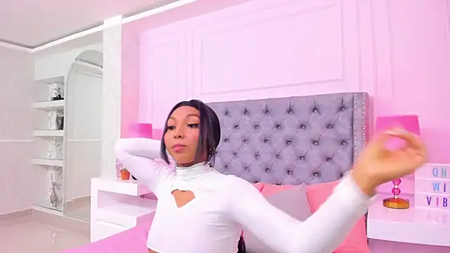 HaileeRoberts online show from January 12, 12:44 pm
