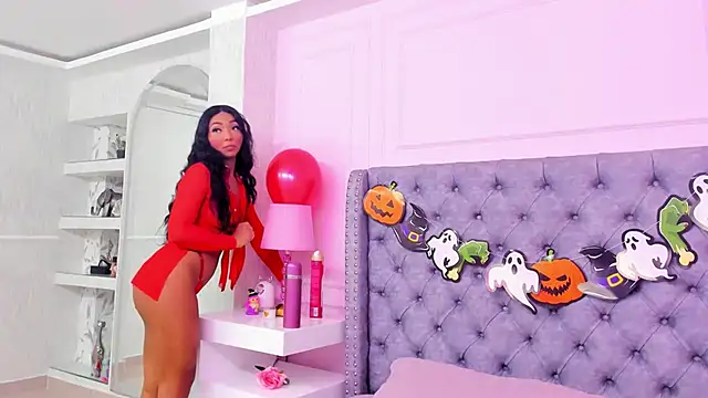 Snapshot of HaileeRoberts chatting on October 12, 1:10 pm HaileeRoberts online show from October 12, 1:10 pm