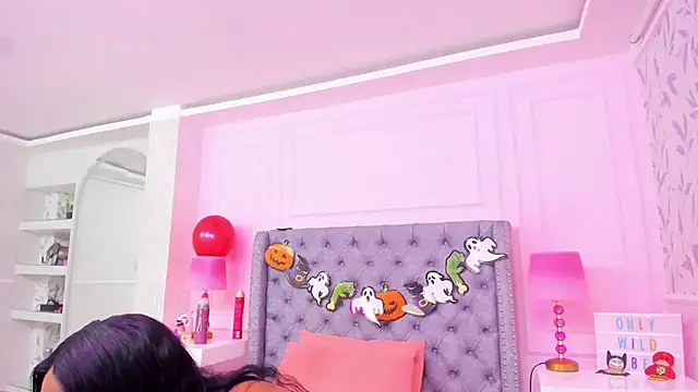 Snapshot of HaileeRoberts chatting on October 14, 1:01 pm HaileeRoberts online show from October 14, 1:01 pm