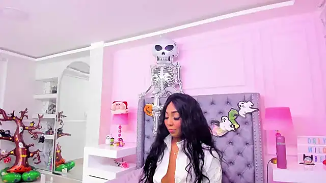 Snapshot of HaileeRoberts chatting on October 28, 12:30 pm HaileeRoberts online show from October 28, 12:30 pm