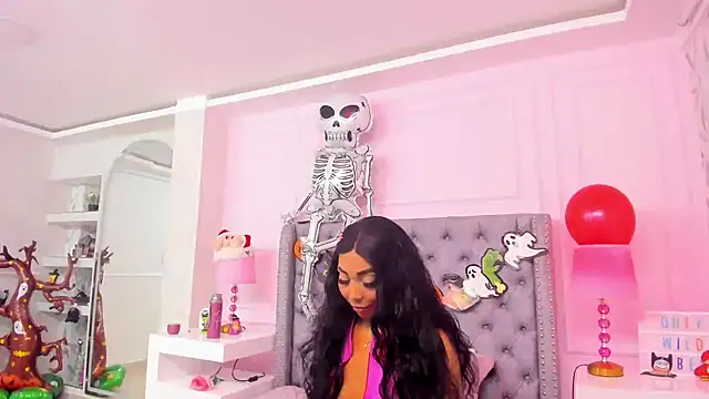 Snapshot of HaileeRoberts chatting on October 29, 12:29 pm HaileeRoberts online show from October 29, 12:29 pm