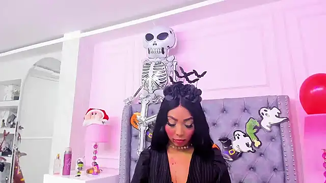 Snapshot of HaileeRoberts chatting on October 31, 12:39 pm HaileeRoberts online show from October 31, 12:39 pm