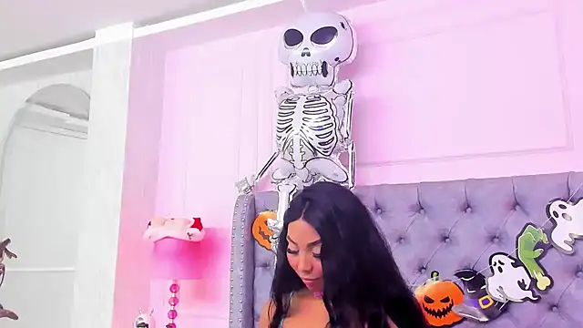 Snapshot of HaileeRoberts chatting on November 1, 12:51 pm HaileeRoberts online show from November 1, 12:51 pm