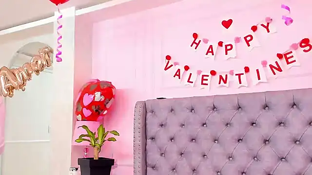 Snapshot of HaileeRoberts chatting on February 13, 12:12 pm HaileeRoberts online show from February 13, 12:12 pm