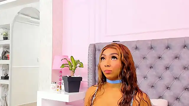 Snapshot of HaileeRoberts chatting on February 21, 12:28 pm HaileeRoberts online show from February 21, 12:28 pm