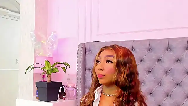 Snapshot of HaileeRoberts chatting on March 20, 12:32 pm HaileeRoberts online show from March 20, 12:32 pm