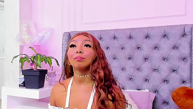 HaileeRoberts online show from May 11, 12:33 pm