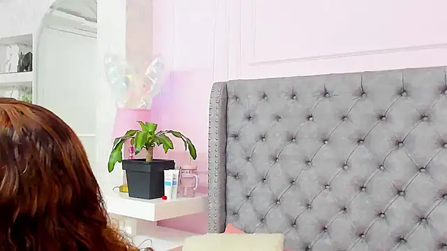 HaileeRoberts online show from May 25, 1:06 pm