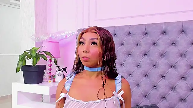 HaileeRoberts online show from July 6, 12:35 pm