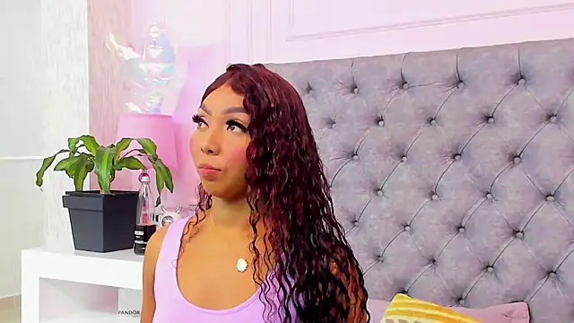 HaileeRoberts online show from July 21, 12:40 pm