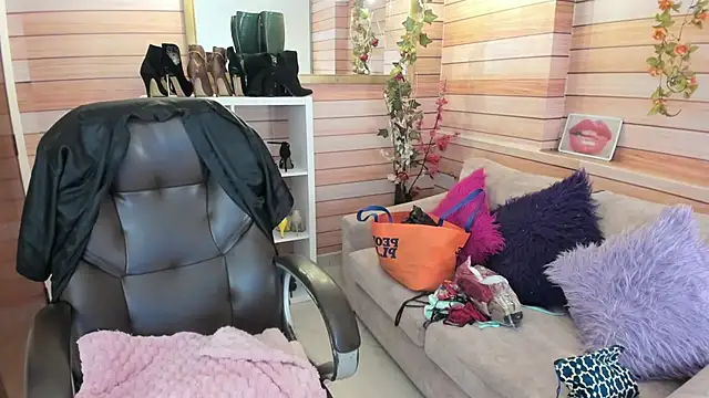 Snapshot of Victoria_collins_1 chatting on March 29, 10:59 am Victoria collins 1 online show from March 29, 10:59 am