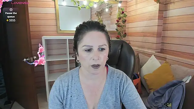 Snapshot of Victoria_collins_1 chatting on April 17, 10:51 am Victoria collins 1 online show from April 17, 10:51 am