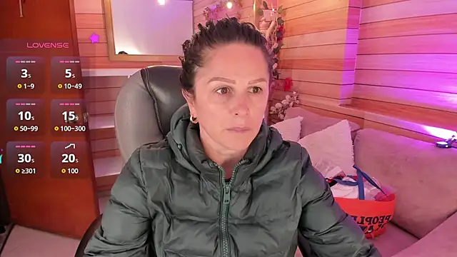 Snapshot of Victoria_collins_1 chatting on June 27, 10:20 am Victoria collins 1 online show from June 27, 10:20 am