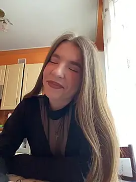 Snapshot of RoseMe_ chatting on March 10, 10:48 am RoseMe online show from March 10, 10:48 am