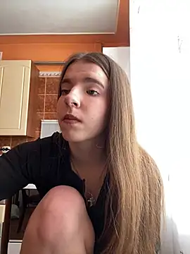 Snapshot of RoseMe_ chatting on March 17, 11:31 am RoseMe online show from March 17, 11:31 am