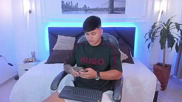 Cristopher strong online show from November 30, 2:21 pm