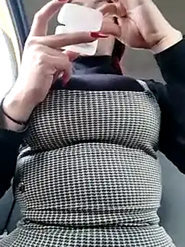 Snapshot of IamAlana_ chatting on February 25, 2:44 pm IamAlana online show from February 25, 2:44 pm