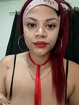 Snapshot of IamAlana_ chatting on March 8, 9:39 am IamAlana online show from March 8, 9:39 am