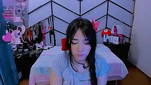 Snapshot of AlanaLuck chatting on November 25, 7:25 pm AlanaLuck online show from November 25, 7:25 pm