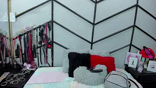 Snapshot of AlanaLuck chatting on March 2, 12:23 pm AlanaLuck online show from March 2, 12:23 pm