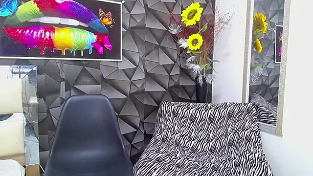 Snapshot of Demitryo chatting on January 17, 4:28 am Demitryo online show from January 17, 4:28 am