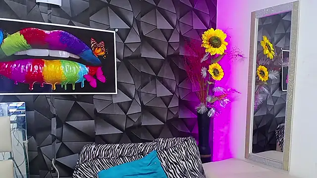 Snapshot of Demitryo chatting on February 4, 7:18 am Demitryo online show from February 4, 7:18 am