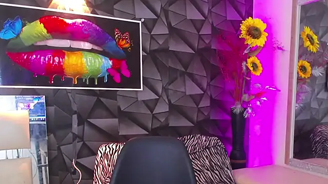 Snapshot of Demitryo chatting on February 5, 3:55 am Demitryo online show from February 5, 3:55 am